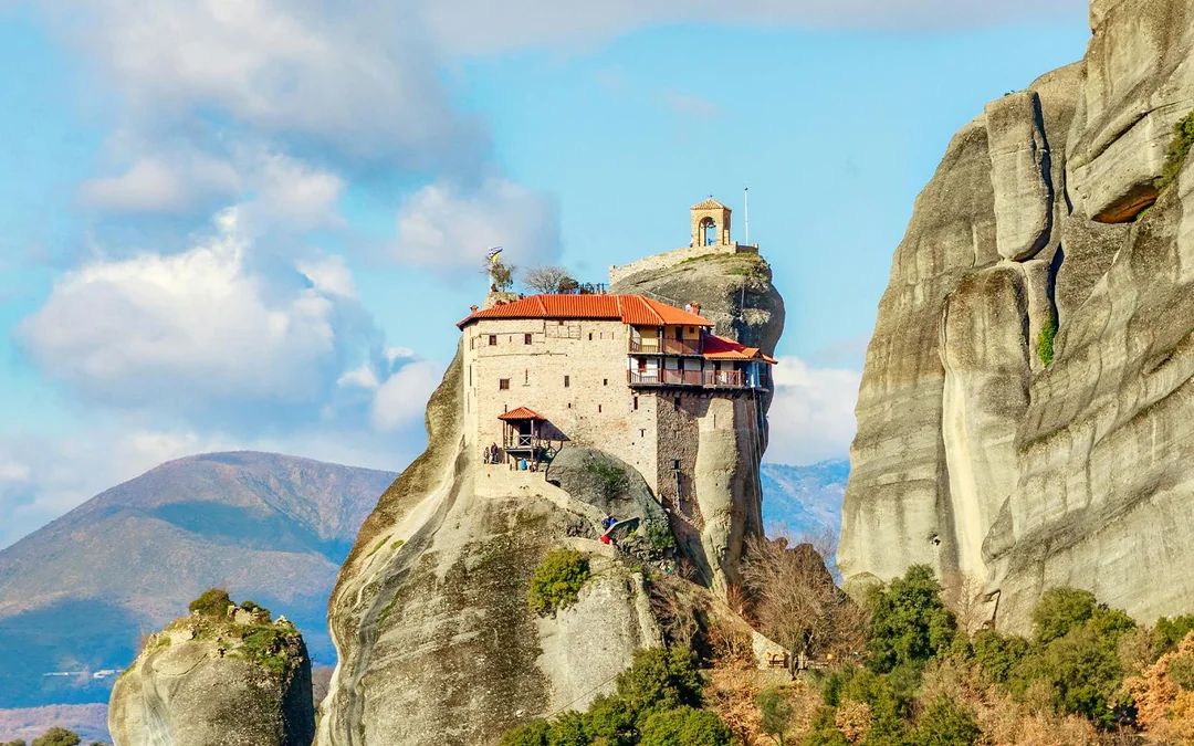 From Thessaloniki: Meteora Monasteries & Caves Full-Day Trip Image 2