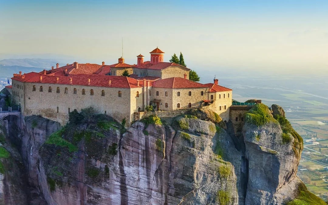 From Thessaloniki: Meteora Monasteries & Caves Full-Day Trip Image 6
