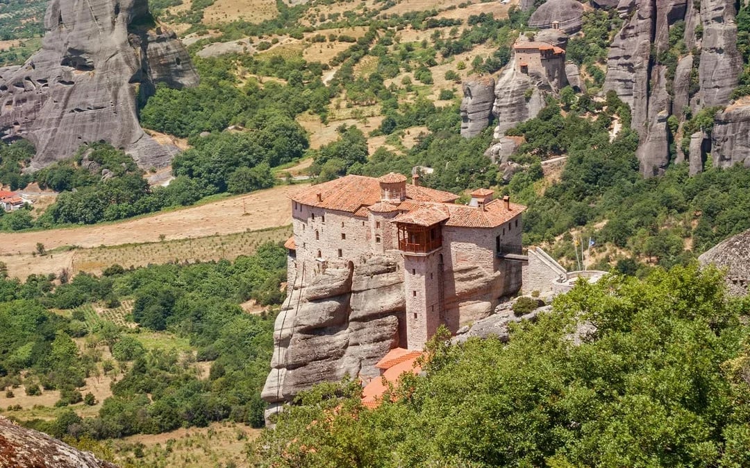 From Thessaloniki: Meteora Monasteries & Caves Full-Day Trip Image 9