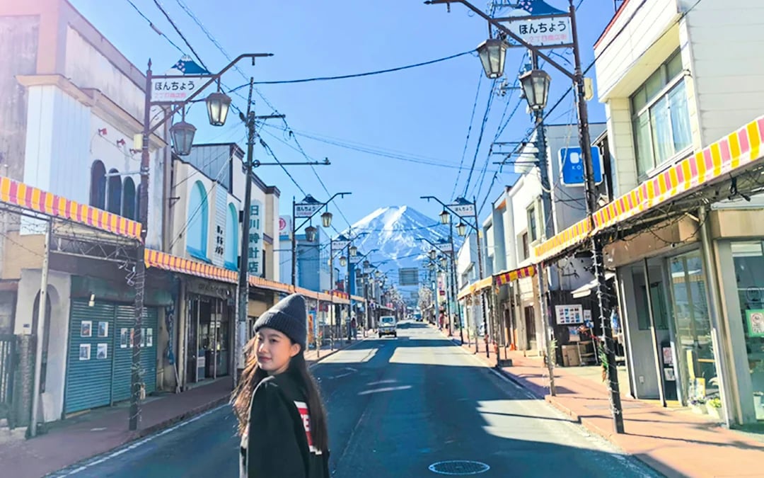 From Tokyo: Lake Kawaguchi Ropeway and Arakurayama Sengen Park Tour Image 5