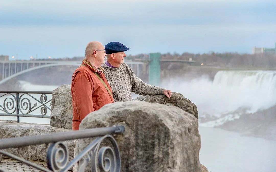 From Toronto: Niagara Falls Evening Sightseeing Tour with Round-Trip Transportation Image 3