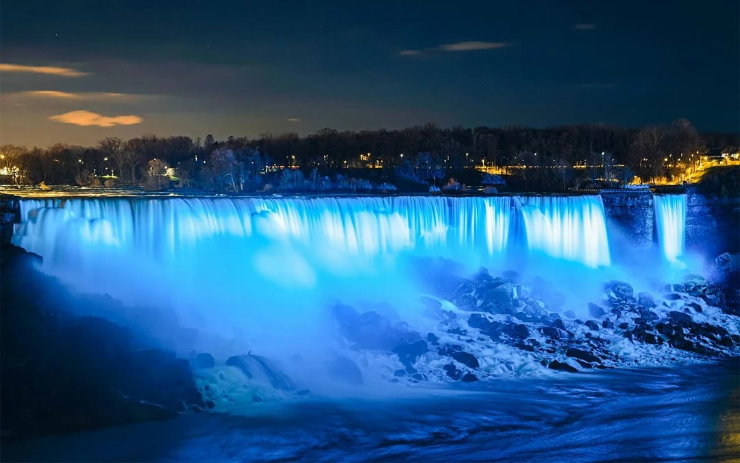 From Toronto: Niagara Falls Evening Sightseeing Tour with Round-Trip Transportation Image 10
