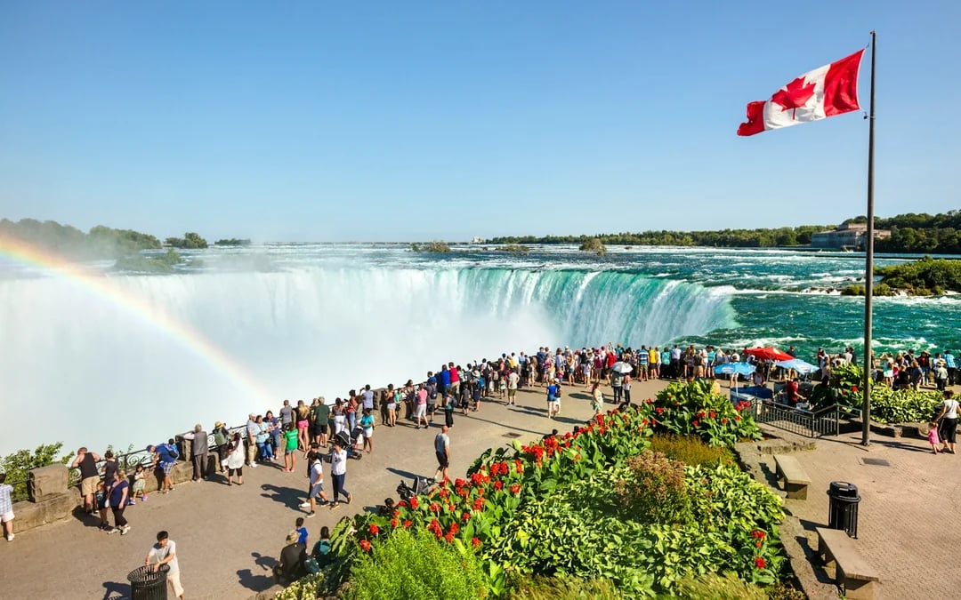 From Toronto: Niagara Falls Private Tour with Maple Syrup Tasting Image 2