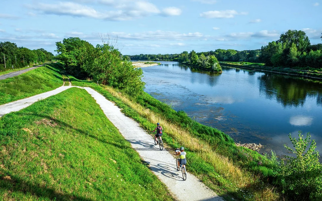From Tours or Amboise: Chambord E-Bike Guided Tour Image 1