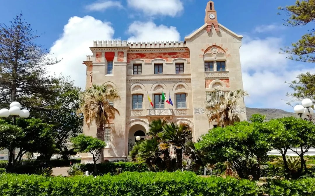 From Trapani: Favignana and Levanzo Island-Hopping Shuttle Cruise with Free Time in Favignana and Swim Stop Image 4
