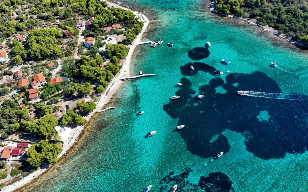 From Trogir: Blue Lagoon & Maslinica Boat Tour with Lunch Image 10