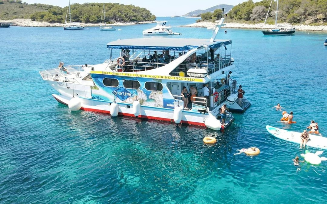 From Trogir: Hvar & 3 Islands Full-Day Boat Cruise with Lunch and Drinks Image 1