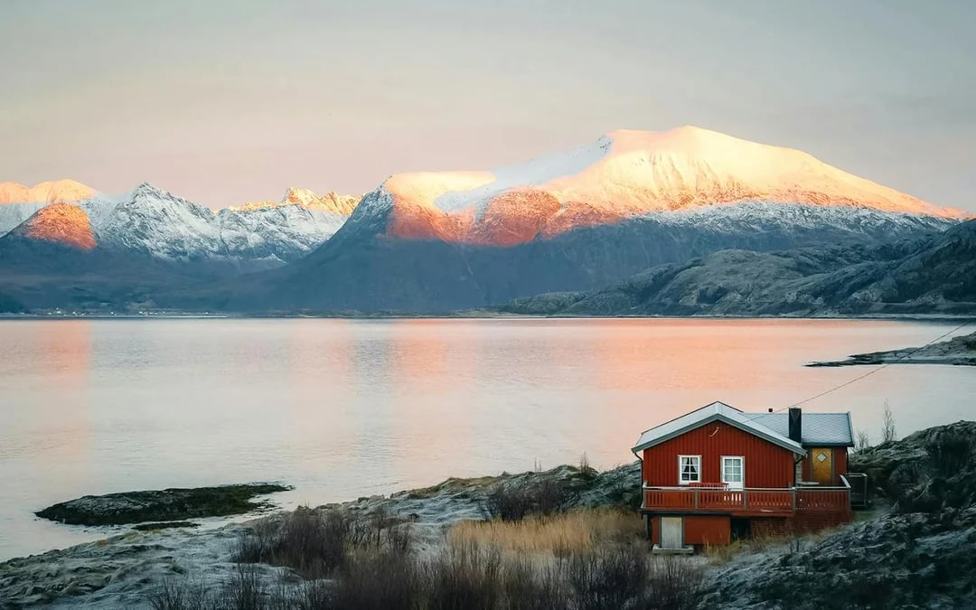 From Tromsø: Sommarøy Fjord Day Trip with Lunch & Professional Photography Image 11