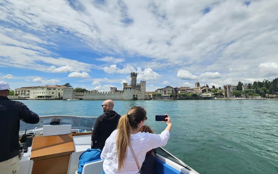 From Verona: Sirmione and Lake Garda Day Trip with Boat Cruise Image 1