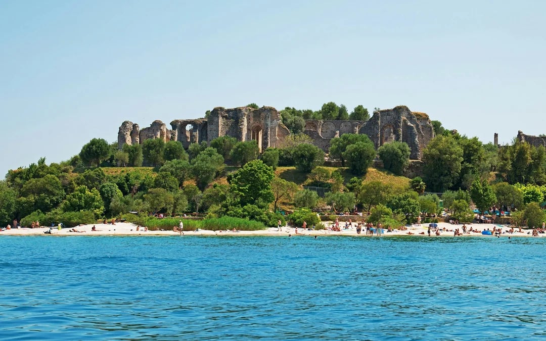 From Verona: Sirmione and Lake Garda Day Trip with Boat Cruise Image 3
