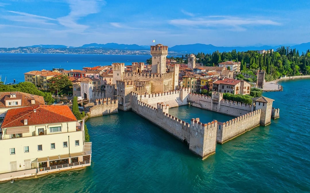 From Verona: Sirmione and Lake Garda Day Trip with Boat Cruise Image 4