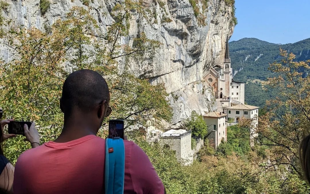 From Verona: Sirmione, Lazise and Madonna della Corona Sanctuary full-day tour Image 3