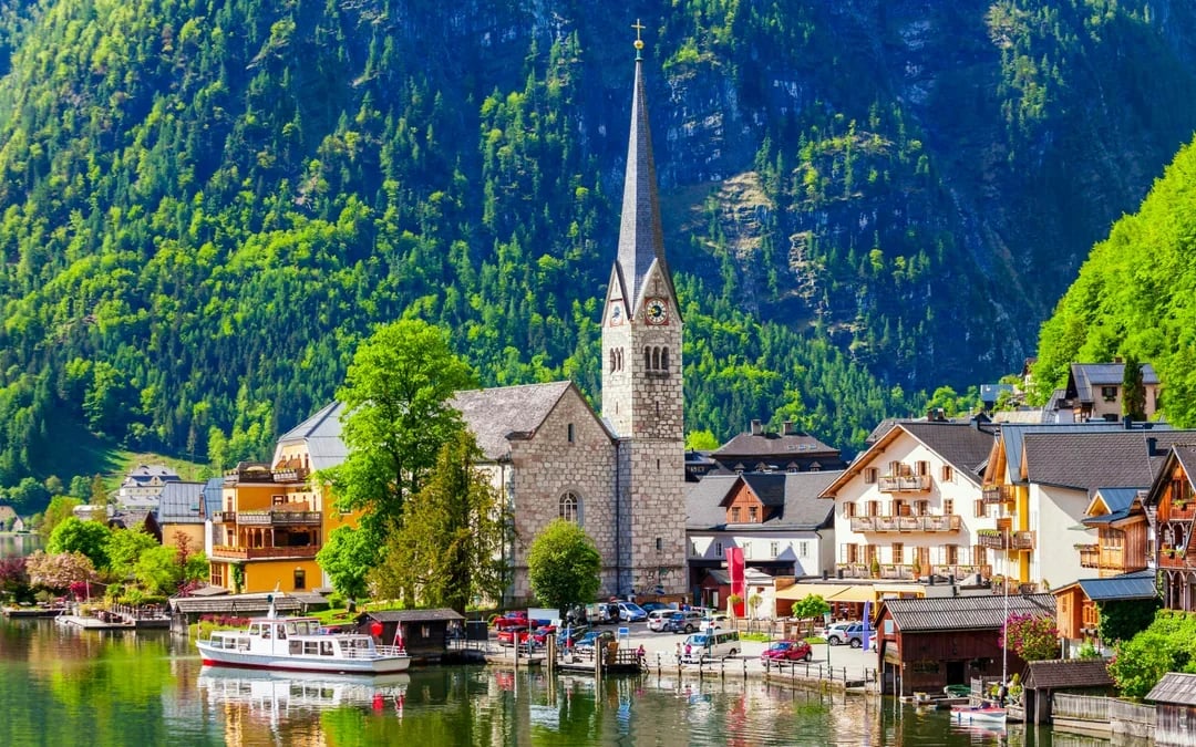From Vienna: Hallstatt & Alpine Peaks Day Trip with Skywalk Lift Image 8