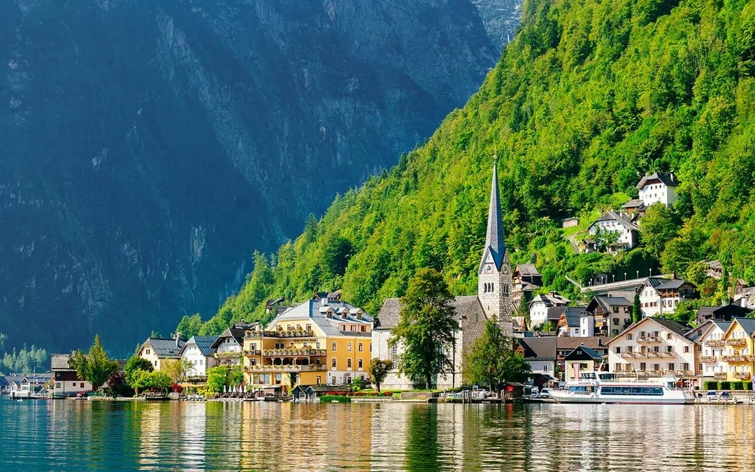 From Vienna: Hallstatt Day Trip by Bus
Image 1