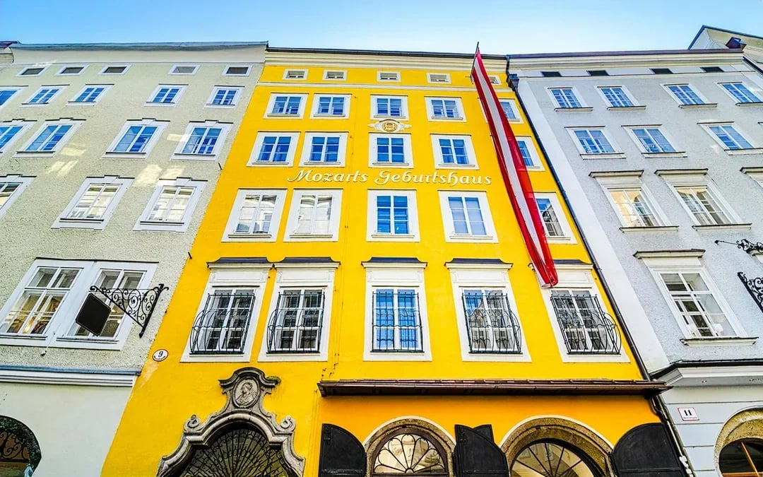 From Vienna: Hallstatt, Salzburg, Alps & Lakes Day Trip
 Image 11