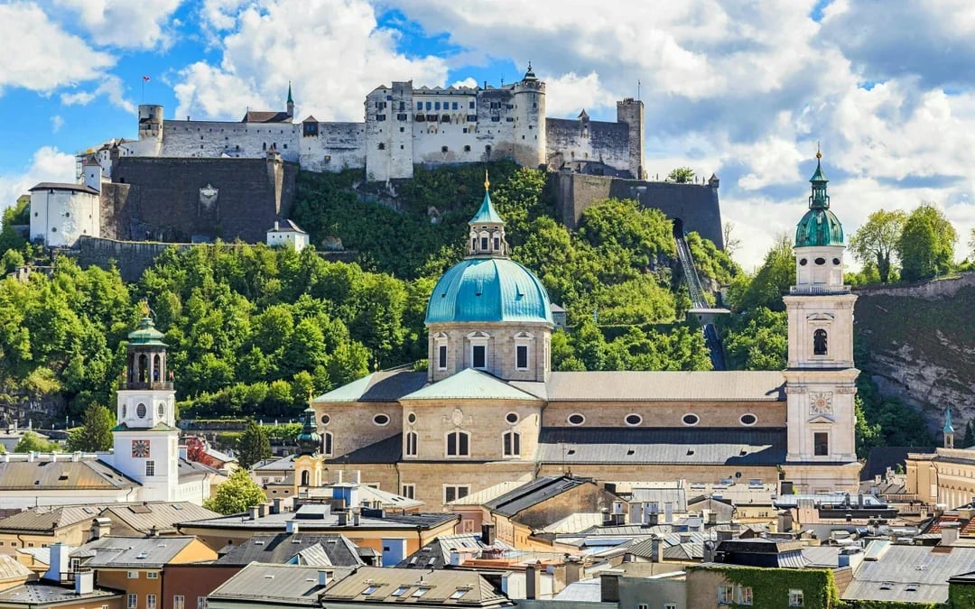 From Vienna: Hallstatt, Salzburg, Alps & Lakes Day Trip
 Image 7