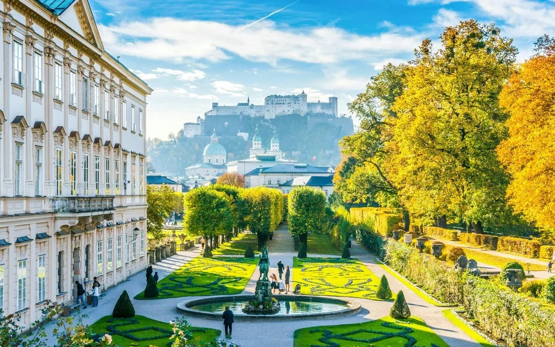 From Vienna: Hallstatt, Salzburg, Alps & Lakes Day Trip
 Image 10