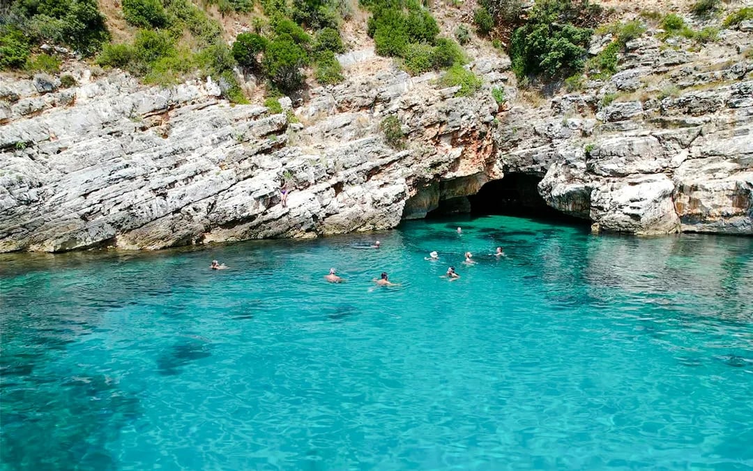 From Vlore: Blue Gem Cave and Grama Bay Speedboat Tour with Snorkeling Image 6