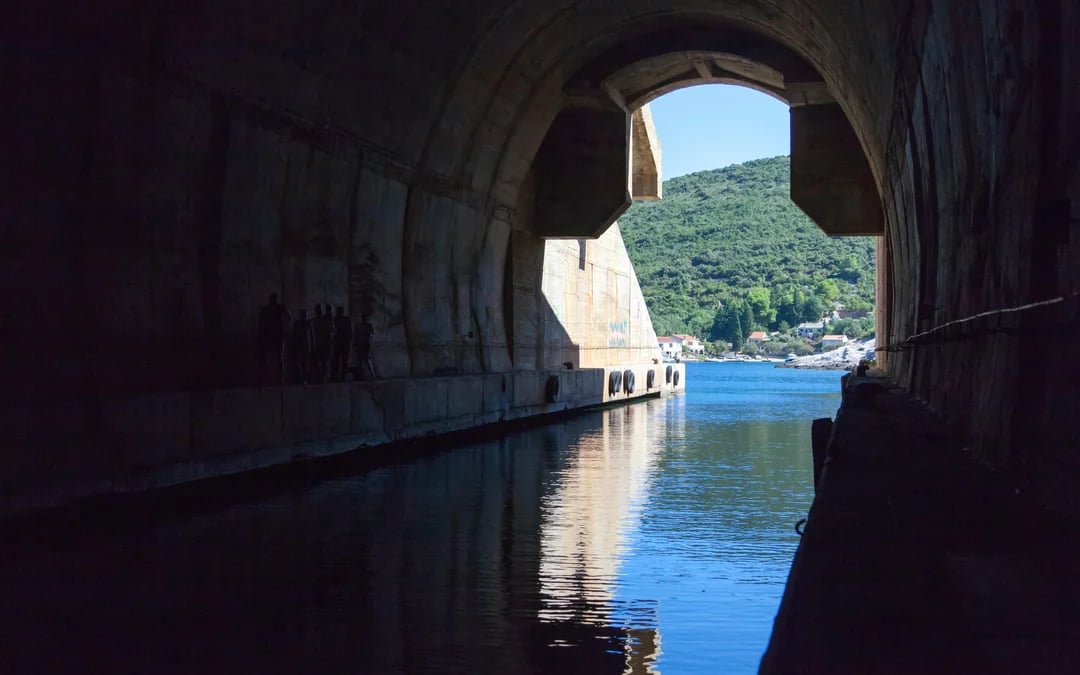 From Zadar: Sakarun Beach, Blue Lagoon, Caves Speedboat Tour & Snorkeling Image 12