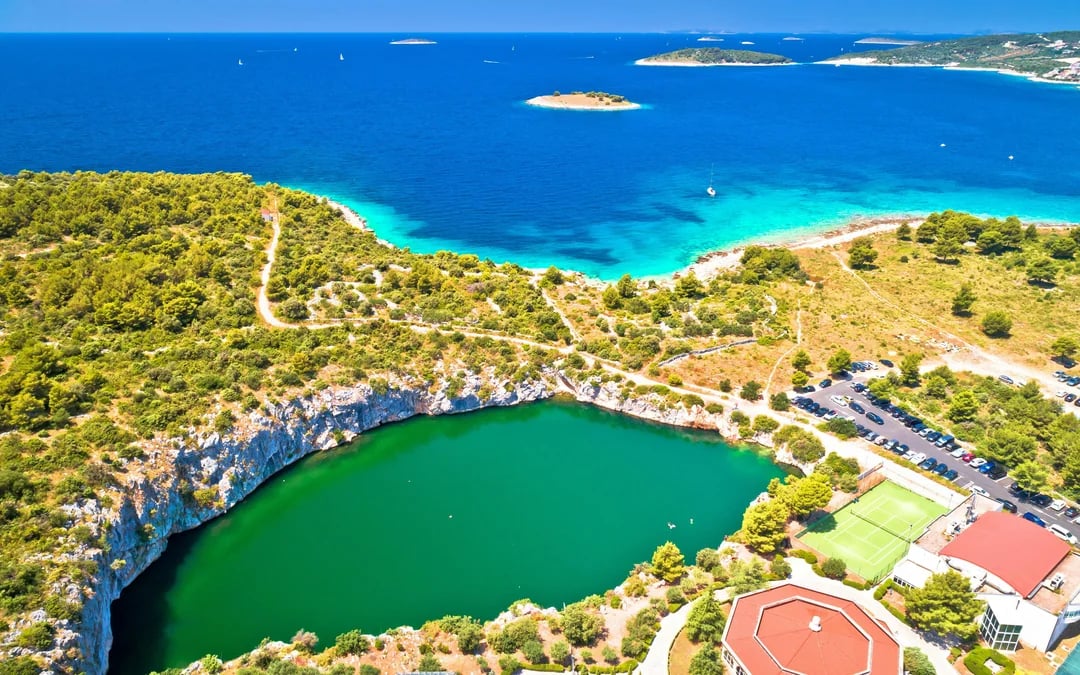 From Zadar: Sakarun Beach, Blue Lagoon, Caves Speedboat Tour & Snorkeling Image 7