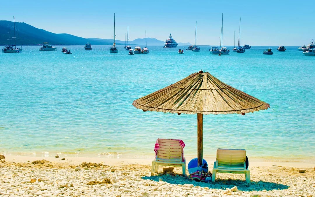 From Zadar: Sakarun Beach, Blue Lagoon, Caves Speedboat Tour & Snorkeling Image 9