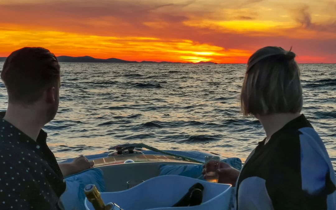 From Zadar: Sunset Speedboat Cruise with Unlimited Sparkling Wine Image 1