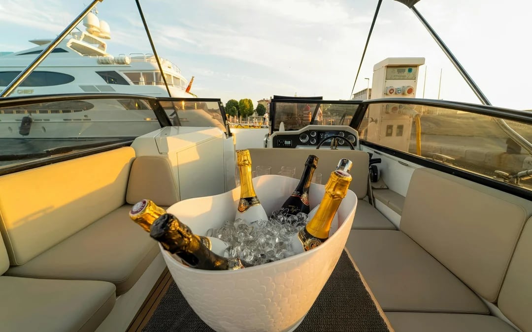 From Zadar: Sunset Speedboat Cruise with Unlimited Sparkling Wine Image 2