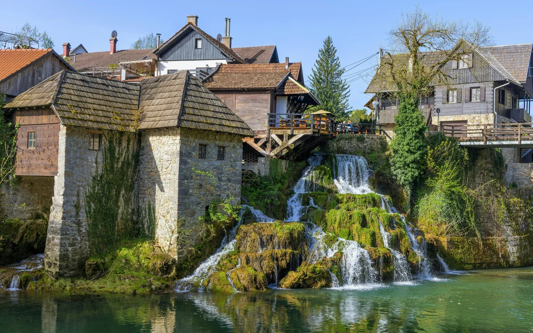 From Zagreb: Full-Day Trip to Plitvice Lakes National Park and Rastoke Village Image 5