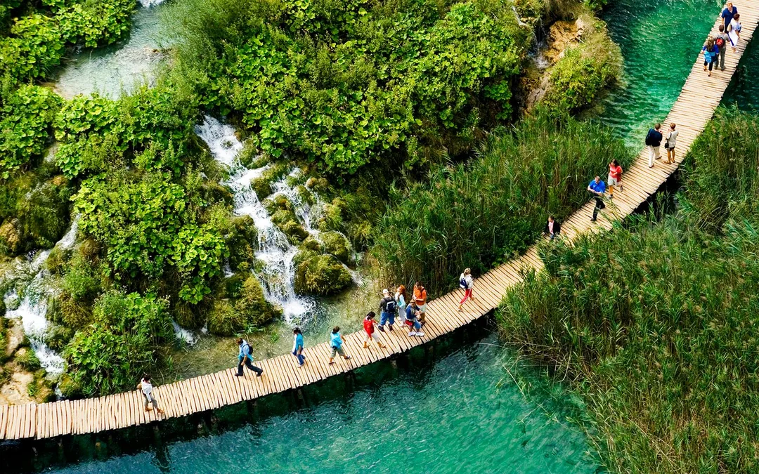 From Zagreb: Full-Day Trip to Plitvice Lakes National Park with Drop-off in Split Image 4