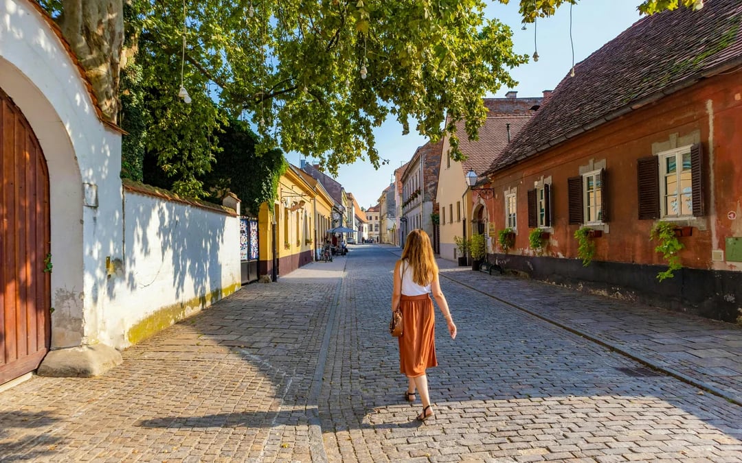 From Zagreb: Trakoscan Castle & Varazdin Guided Day Trip with Walking Tour
Image 2