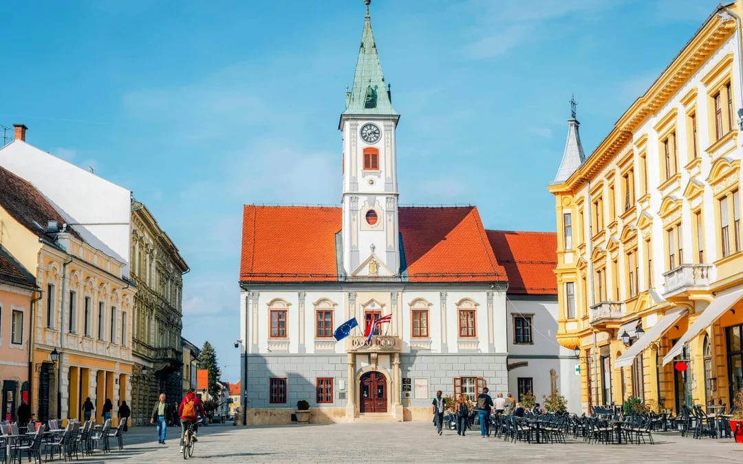 From Zagreb: Trakoscan Castle & Varazdin Guided Day Trip with Walking Tour
Image 3