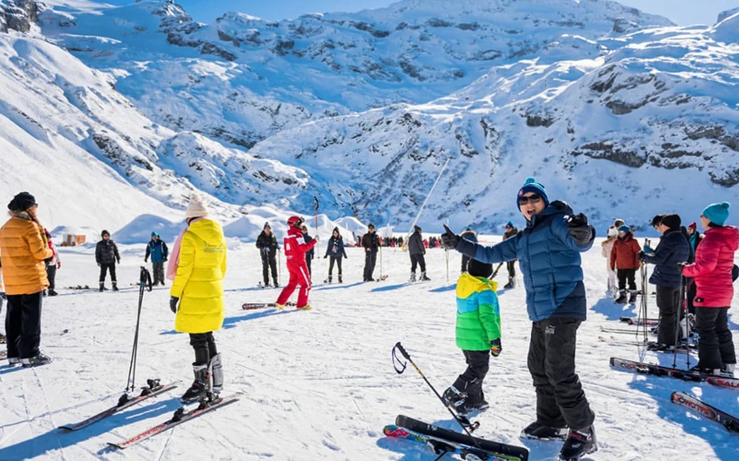 From Zurich: Day Trip to Mount Titlis with Skiing at Trübsee Snow Park Image 5
