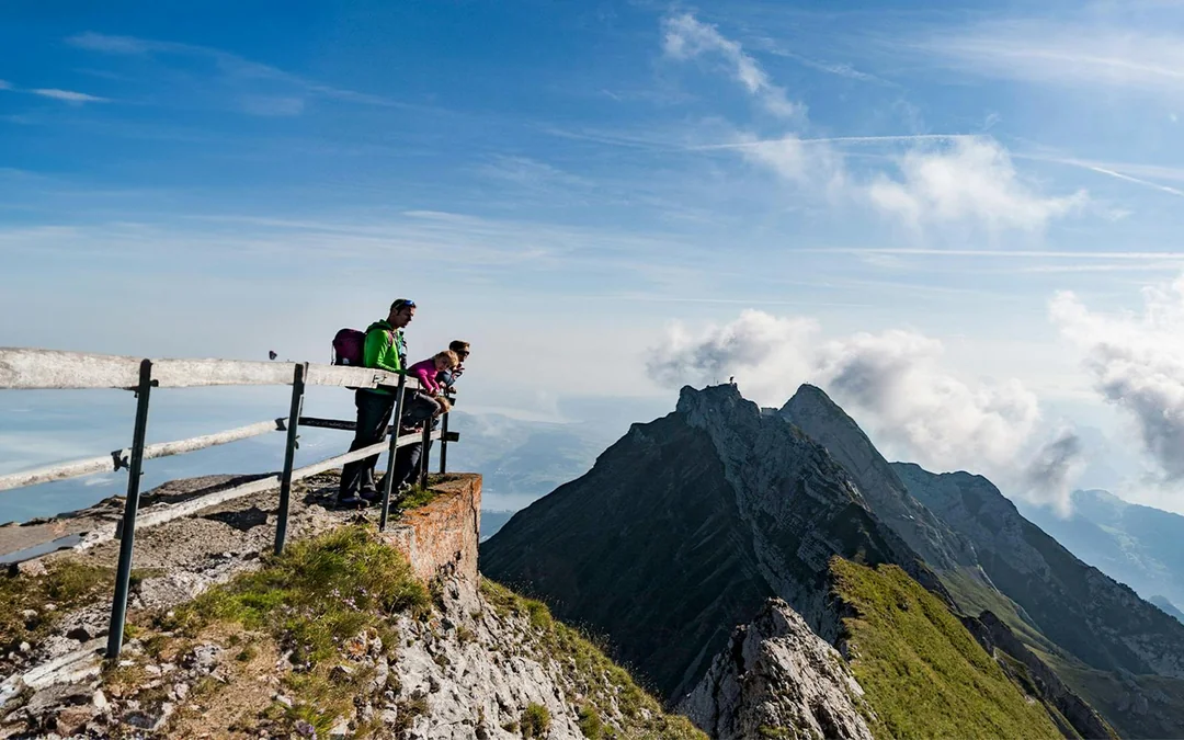 From Zürich: Golden Round Trip to Mount Pilatus with Lake Lucerne Boat Cruise Image 3
