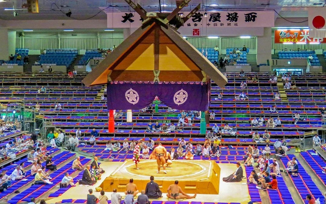Fukuoka Sumo Tournament LIVE: Reserved Tickets & Private Guide at Fukuoka Kokusai Center (November) Image 4