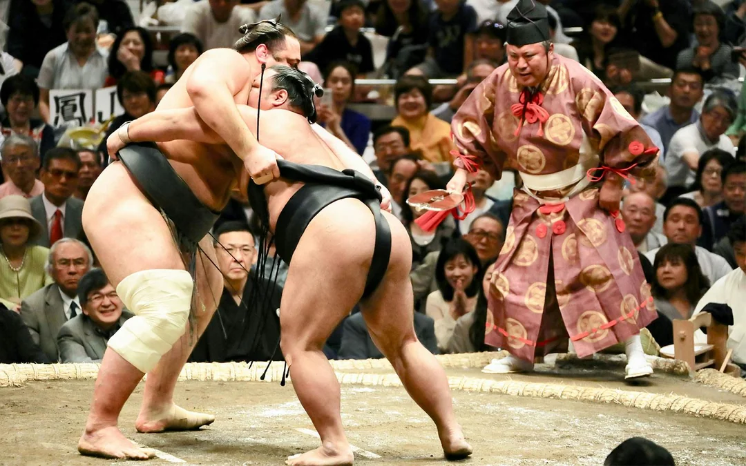 Fukuoka Sumo Tournament LIVE: Reserved Tickets & Private Guide at Fukuoka Kokusai Center (November) Image 7