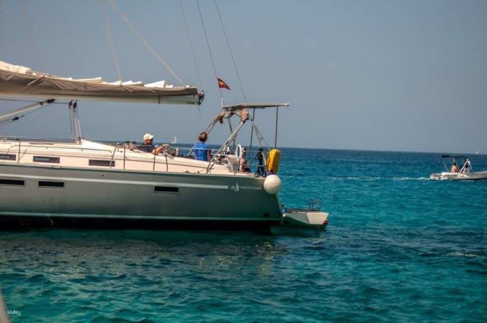 Full day charter sailing boat