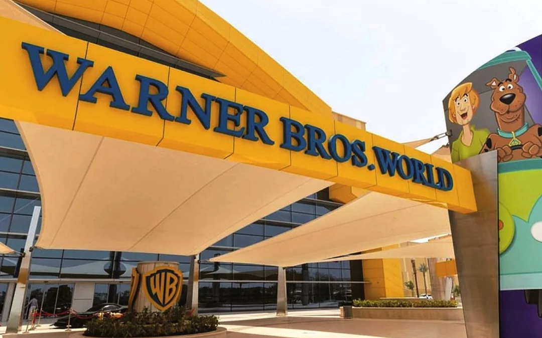 Full-Day Guided Tour of Abu Dhabi Mosque & Warner Bros. from Dubai Image 2
