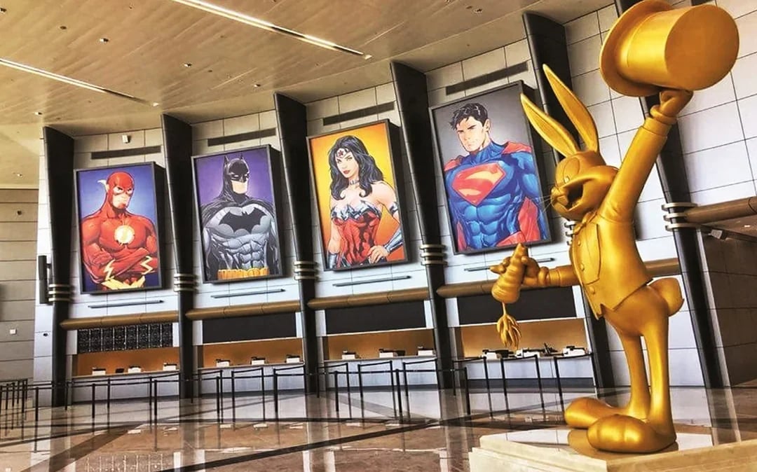 Full-Day Guided Tour of Abu Dhabi Mosque & Warner Bros. from Dubai Image 9