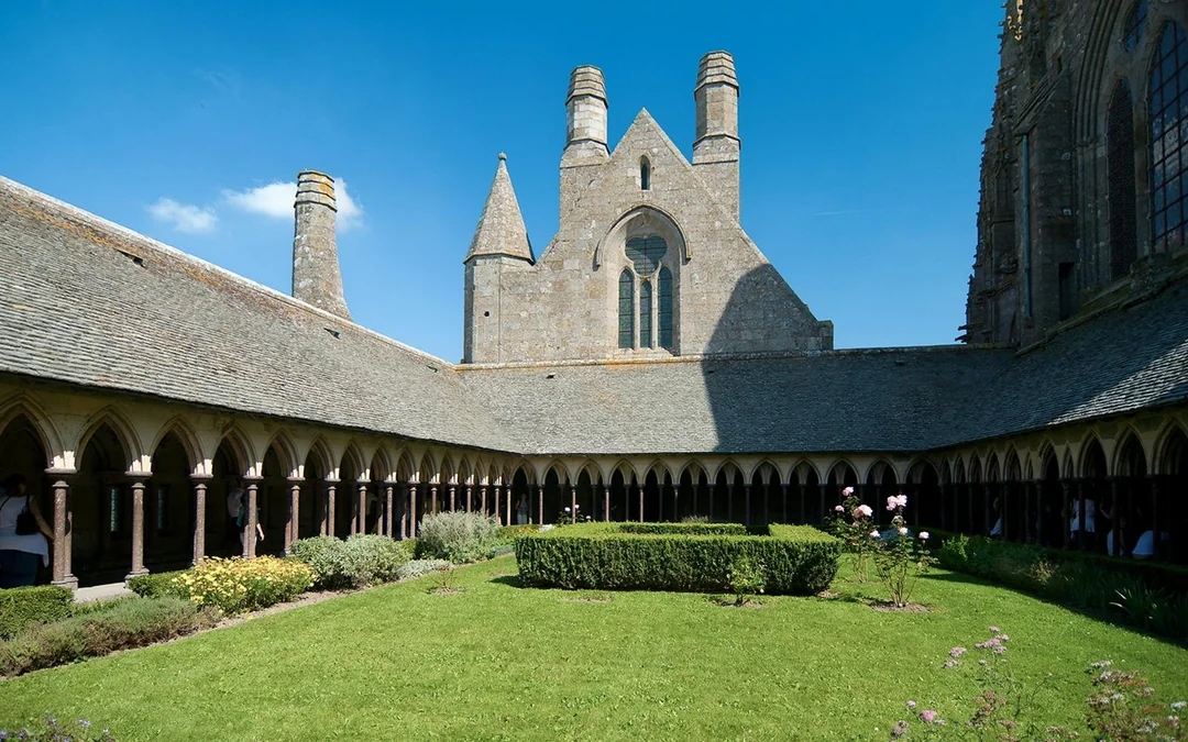Full-Day Guided Tour of Mont-Saint-Michel with Round-Trip Transfers from Paris Image 2