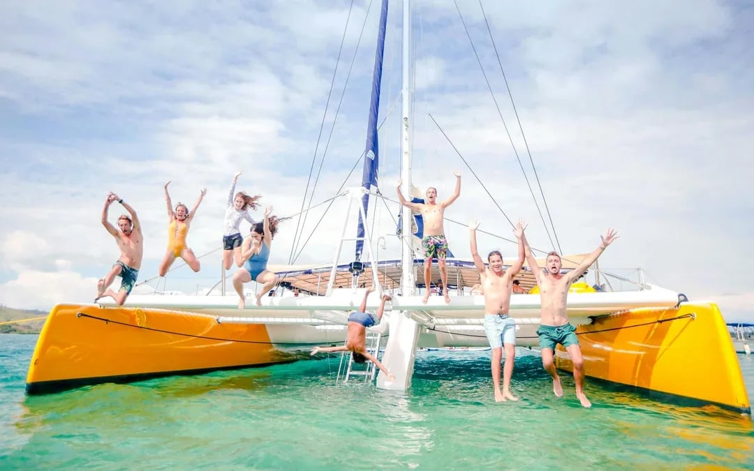 Full-Day South Sea Sailing Adventure with Lunch, Drinks & Hotel Transfers Image 1