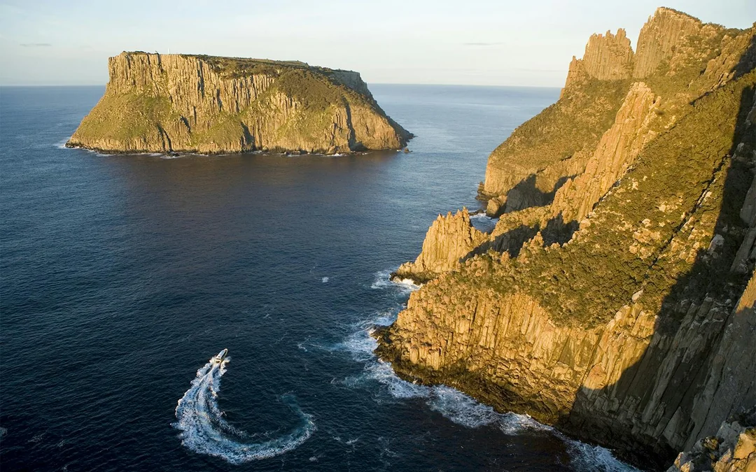 Full-Day Tasman Island Tour with Cruise and Lunch from Hobart Image 2