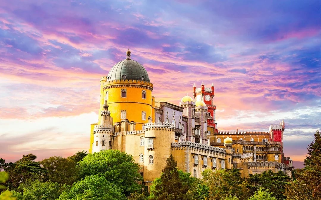 Full-Day Tour of Sintra, Pena Palace, Cabo da Roca & Cascais from Lisbon with Lunch Image 2