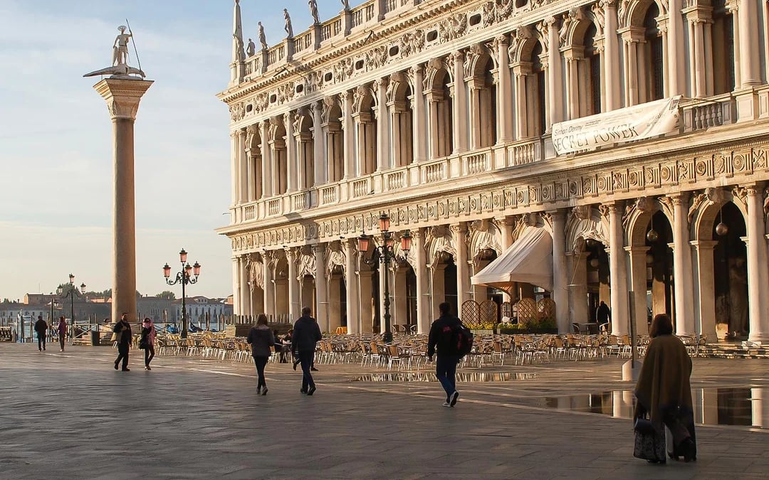 Full-Day Tour of Venice from Lake Garda Image 6