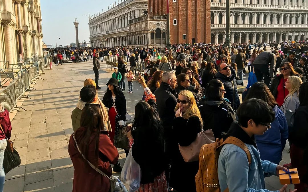 Full-Day Tour of Venice from Lake Garda Image 8