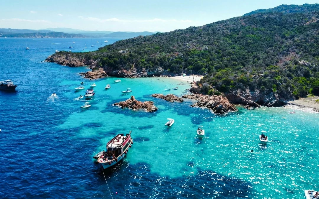 Full-Day Vintage Motorboat Tour to La Maddalena Image 1