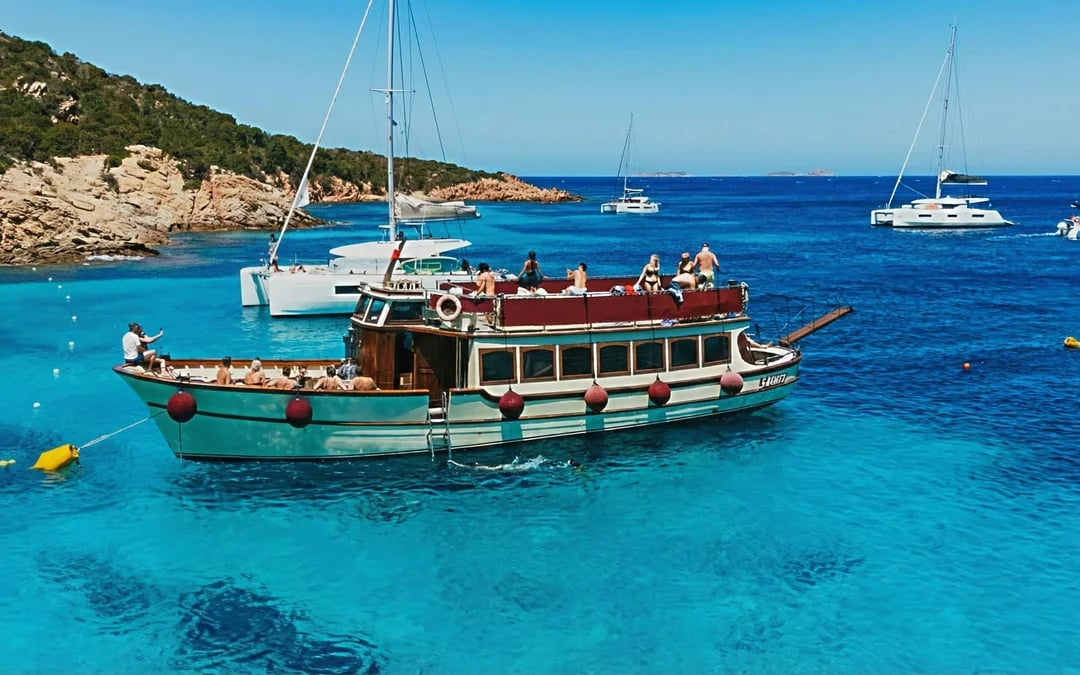 Full-Day Vintage Motorboat Tour to La Maddalena Image 3