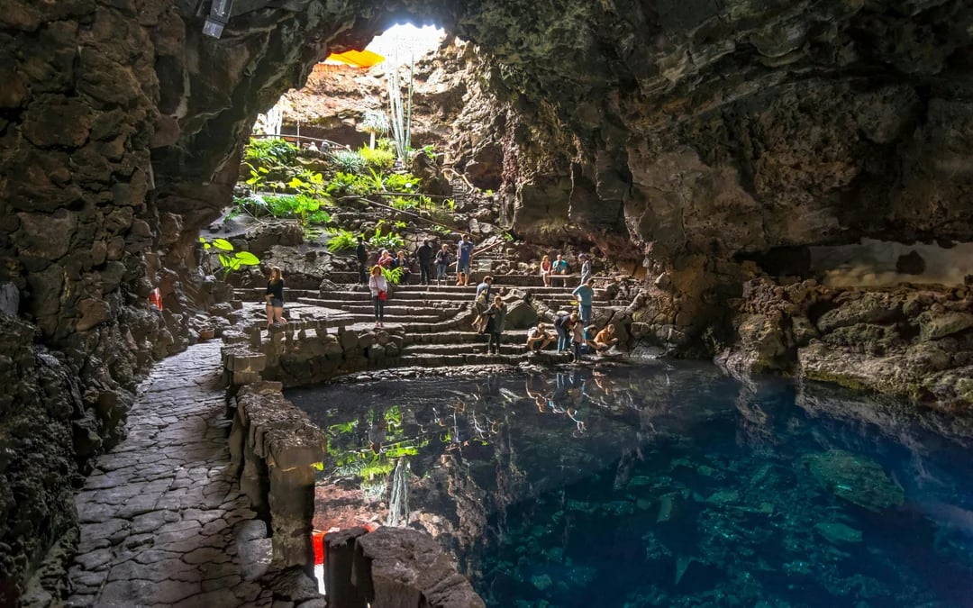Full Island Highlights Tour: Timanfaya, El Golfo, Jameos del Agua & Cueva de los Verdes Image 1