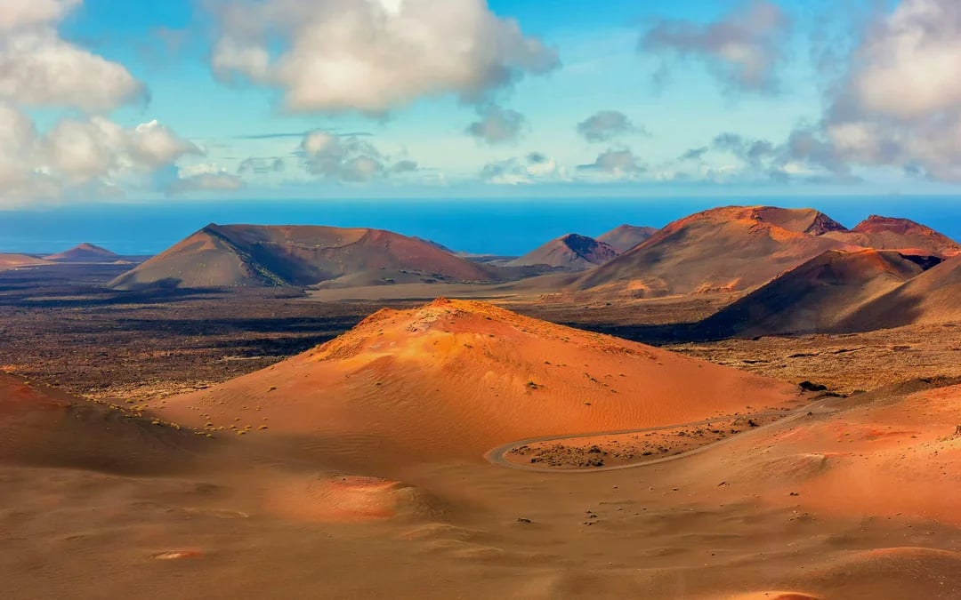 Full Island Highlights Tour: Timanfaya, El Golfo, Jameos del Agua & Cueva de los Verdes Image 2