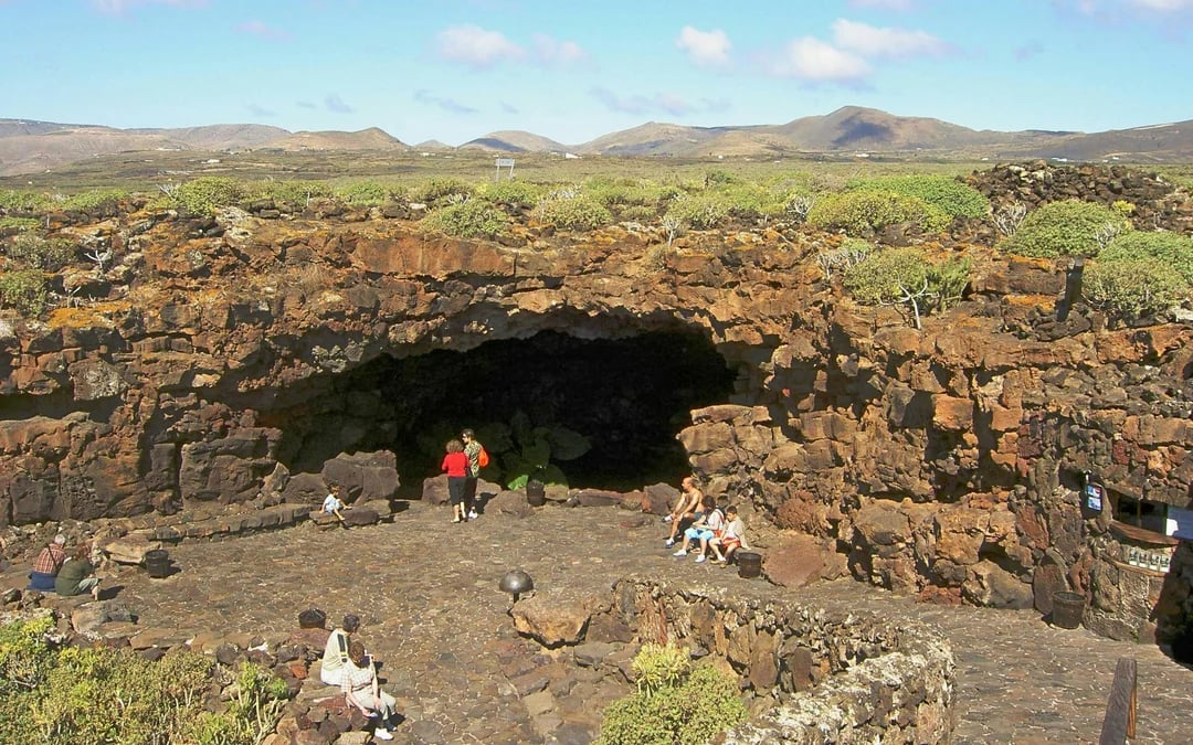 Full Island Highlights Tour: Timanfaya, El Golfo, Jameos del Agua & Cueva de los Verdes Image 4
