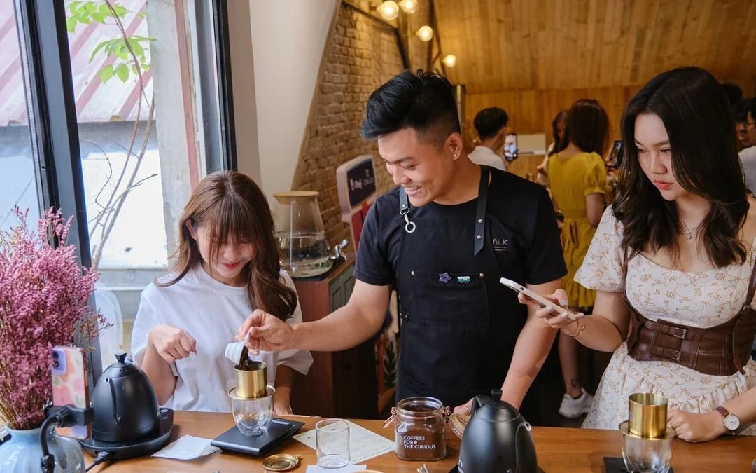 Fun & Easy Vietnamese Coffee Workshop in Hồ Chí Minh City Image 1